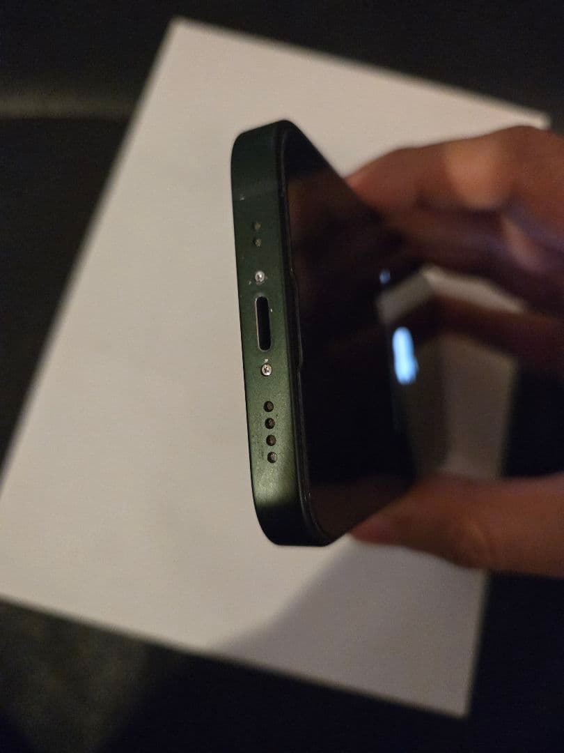 iPhone 13 mini 256gb バッテリー容量 88%　simフリー