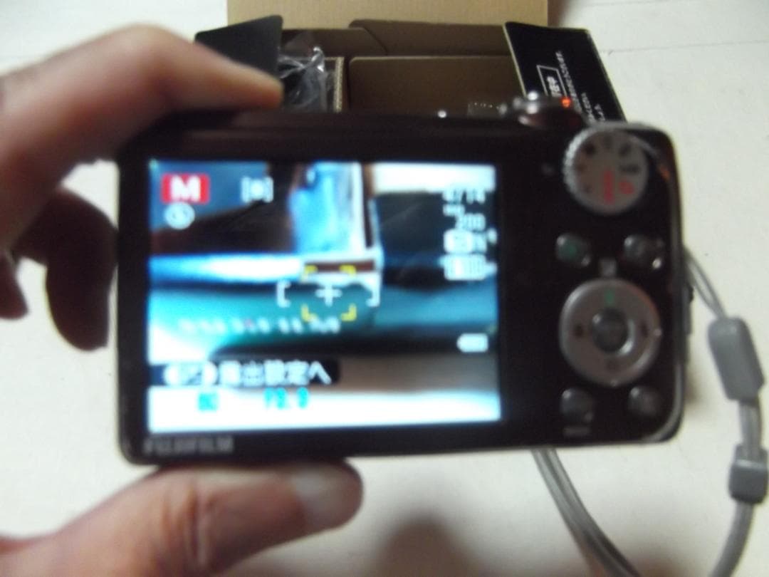 フジフィルムデジカメ　FINEPIX　F70　EXR　BW