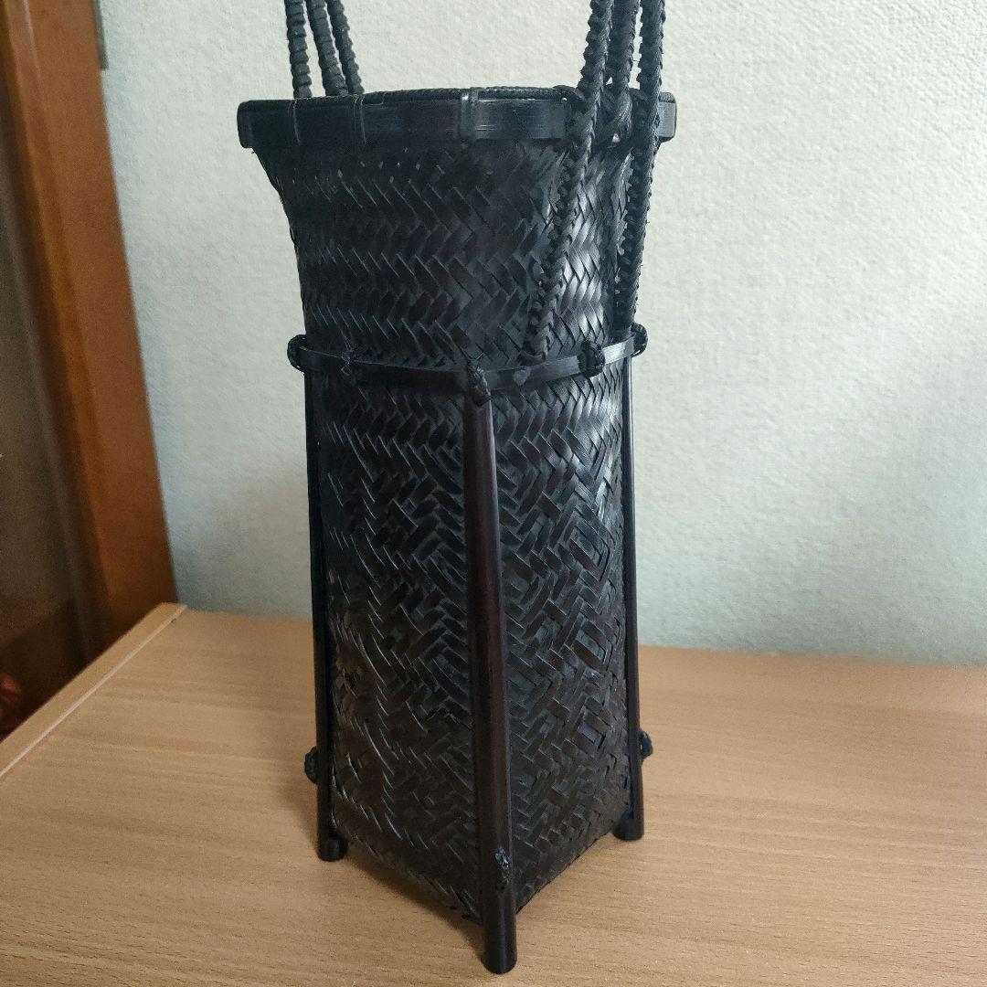 〈新品未使用〉竹籠　花籠　花器　花入れ　黒色　四極一輪　竹細工　茶道具【TA4】