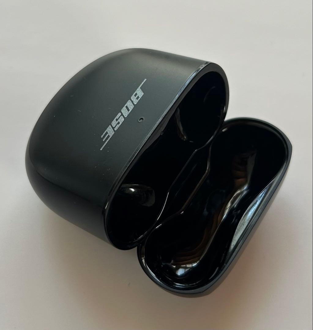 【美品】BOSE 充電ケースのみ ワイヤレスイヤホン 黒 ブラック 充電器