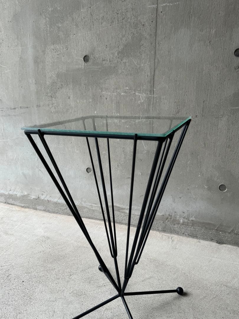 ポストモダン　ガラスサイドテーブル　ミッドセンチュリー　アーバンモダン