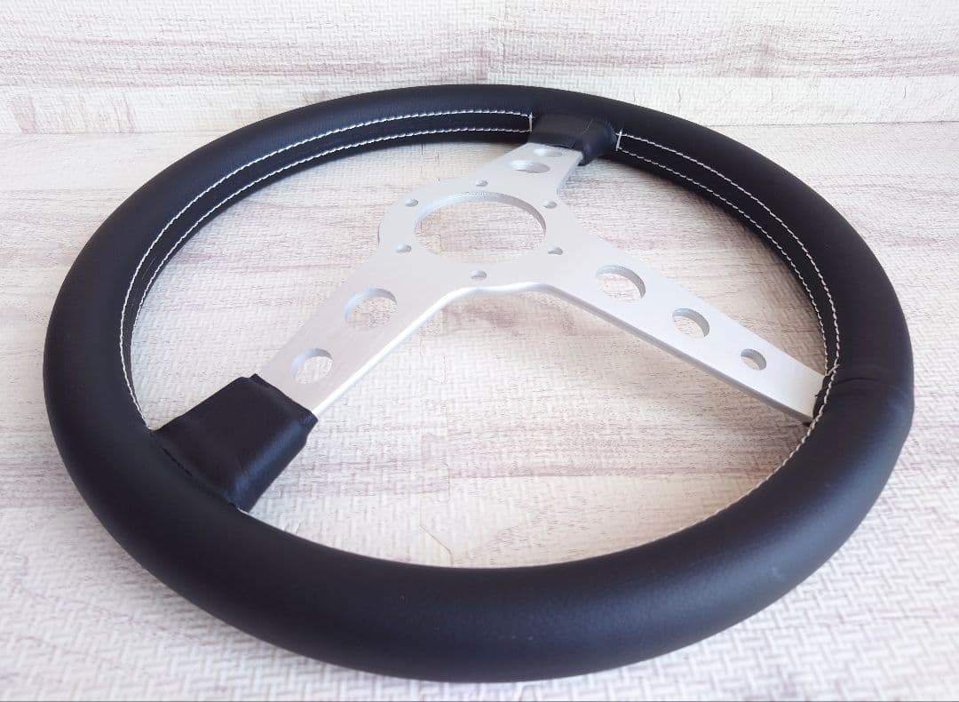 momo ステアリング プロトタイプ 35π シルバー