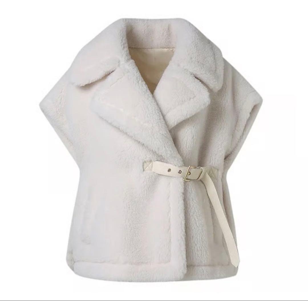 Mブローチ付き　テディベアケープ　ポンチョ