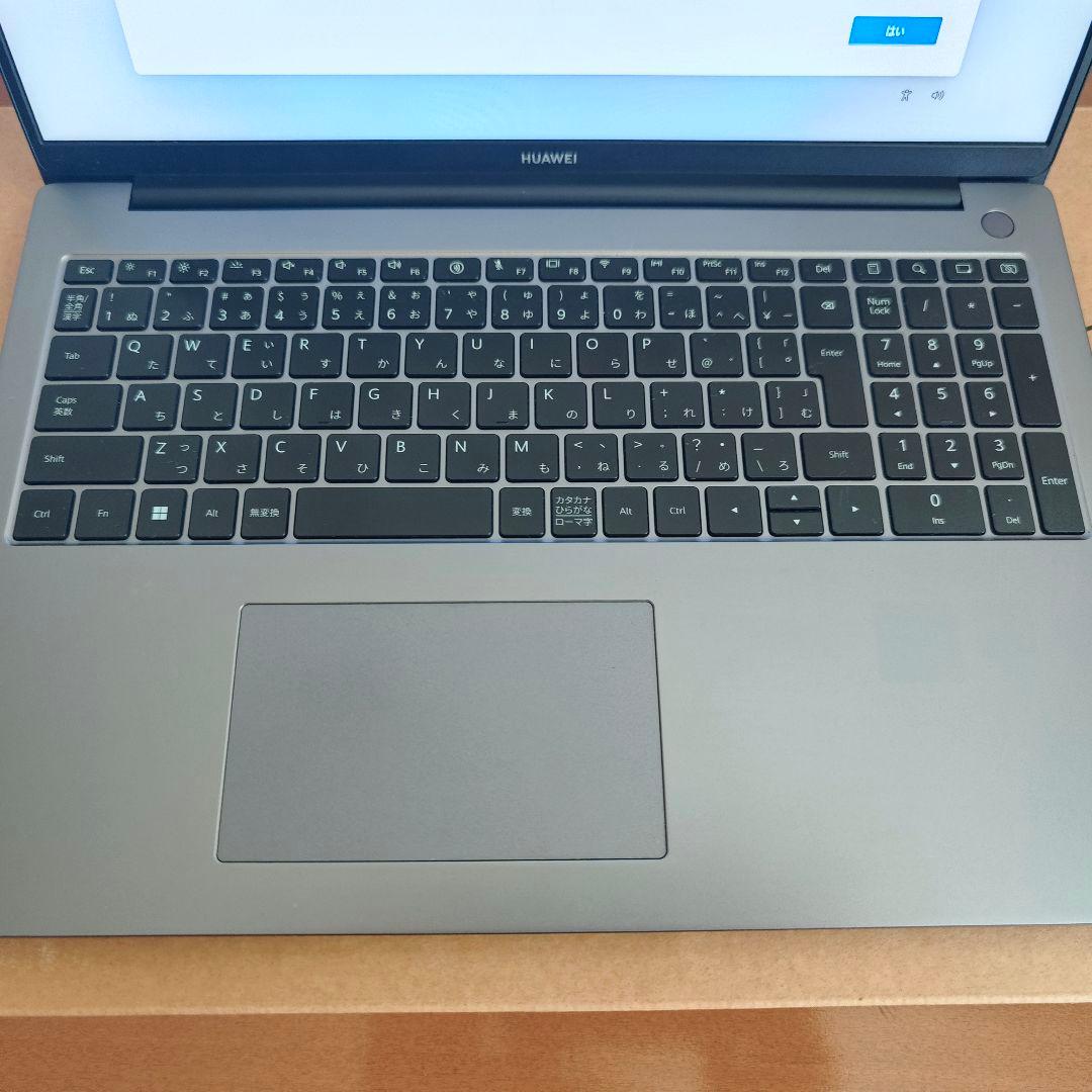 MateBook D16 Core i5 メモリ：16GB/SSD：512GB