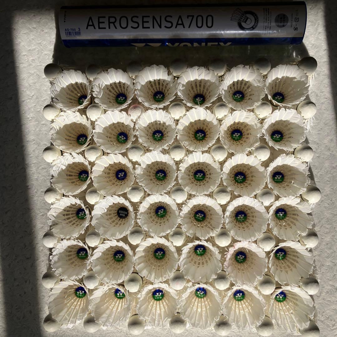 ニューオフィシャルなど　 バドミントンシャトル まとめ売り　筒　箱付き