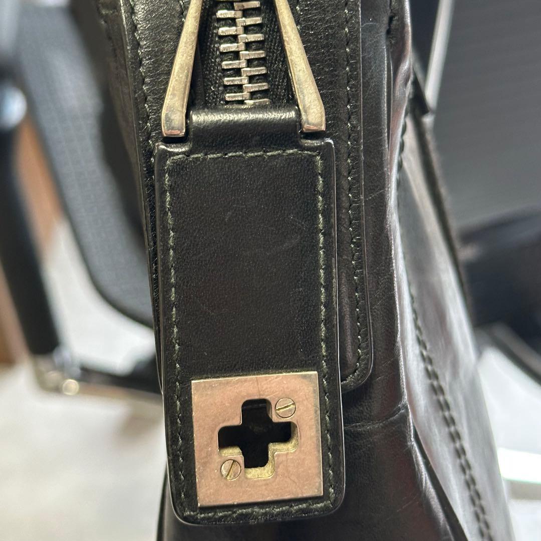 値下げしました！Bally 黒 レザー ビジネスバッグ ストライプデザイン