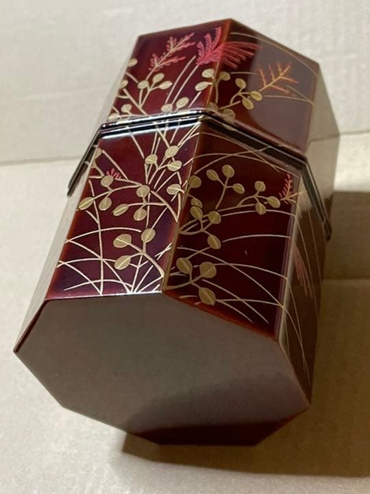 中村宗悦　萩に雁　紅溜塗　八角形