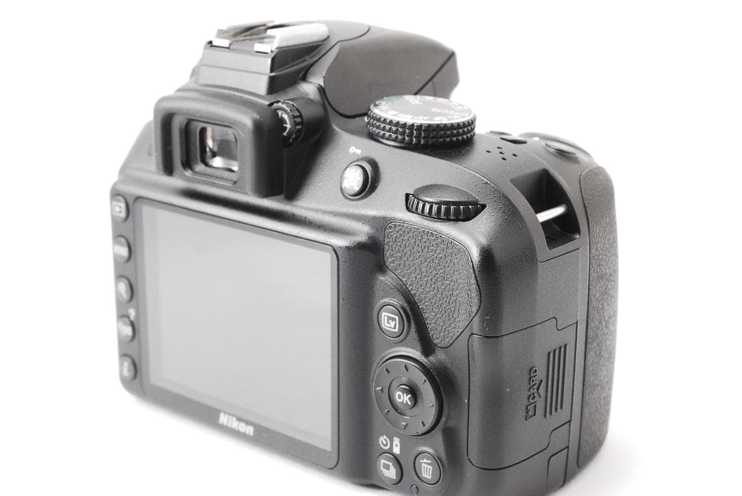 ショット数少✨美品✨Nikon D3300✨ダブルレンズ　スマホ転送　一眼レフ