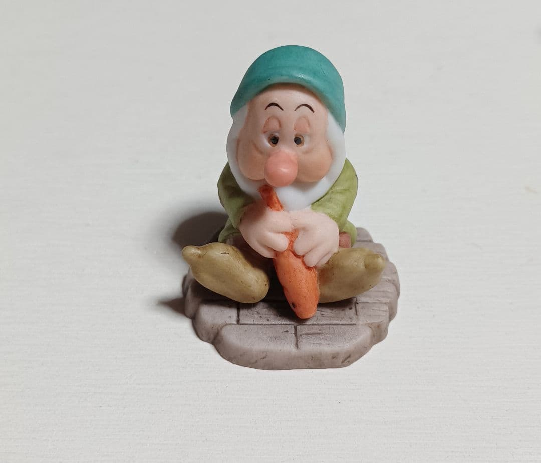 加藤工芸　白雪姫と7人のこびと　ガーデンフィギュアコレクション