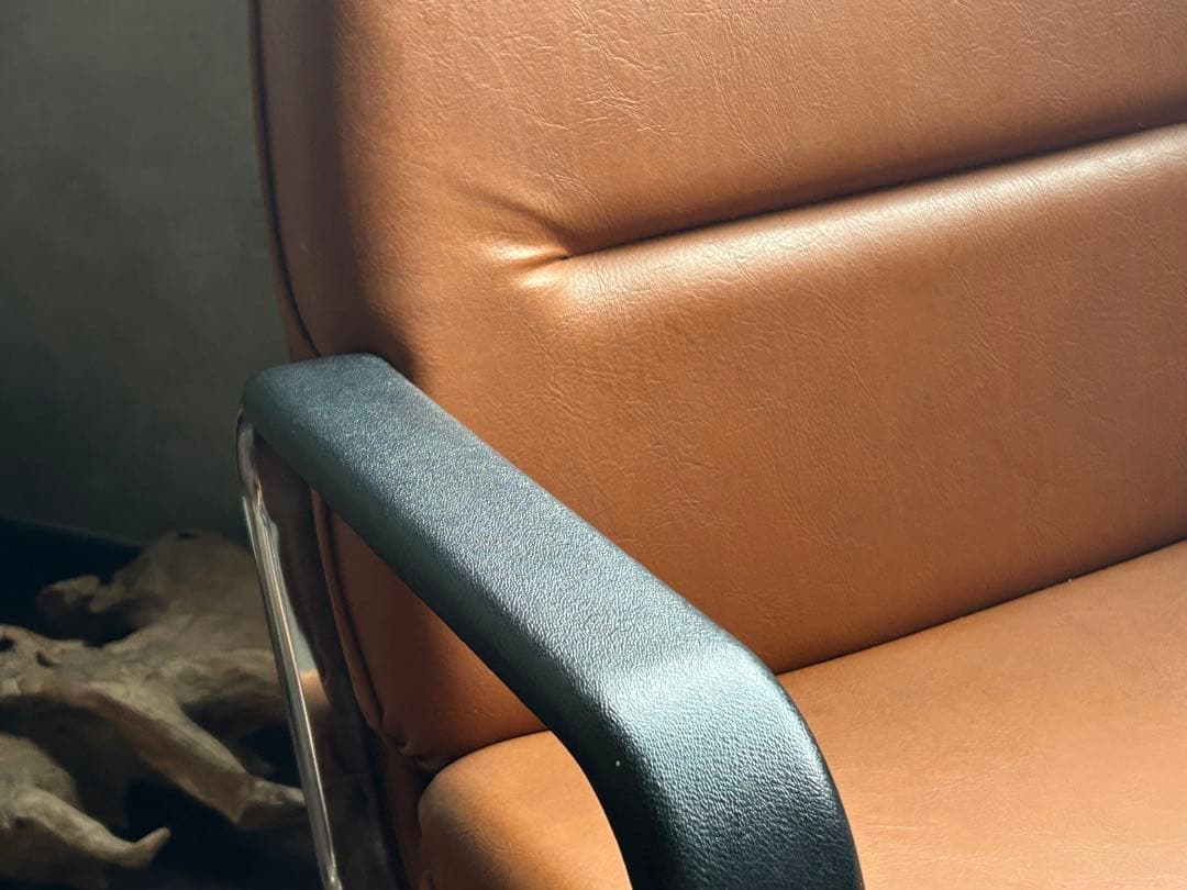 ②PLUS スイス　デスクチェア　レトロ　アームチェア　ミッドセンチュリー IH