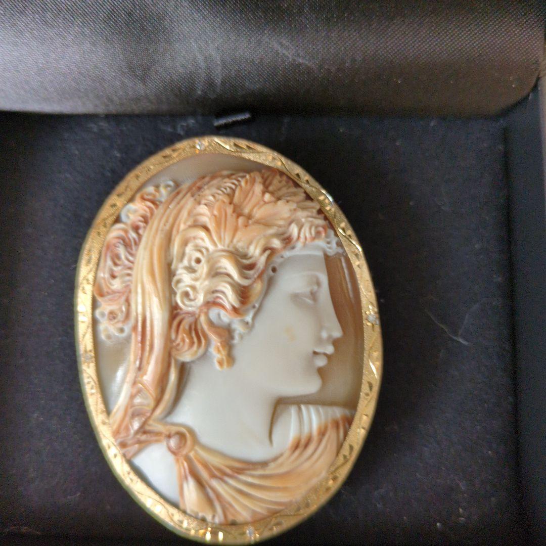 シェルカメオブローチ(作家物）ジュゼッペ・テソリエーレ作