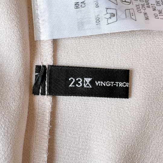 【極美品】23区 2023AW バックサテンアムンゼンブラウス 40 Lサイズ