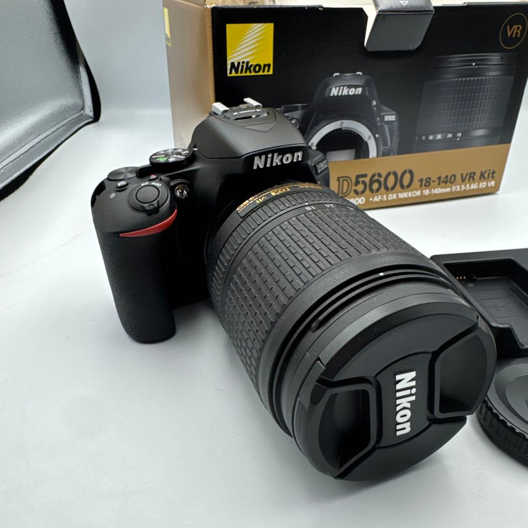 Nikon D5600 デジタル一眼レフカメラ 18-140mm VR