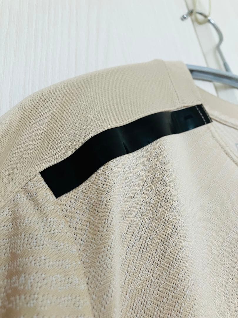 【超美品】BabolaTのテニスウェア（Tシャツ&パンツ）｜ベージュ×ブラウン