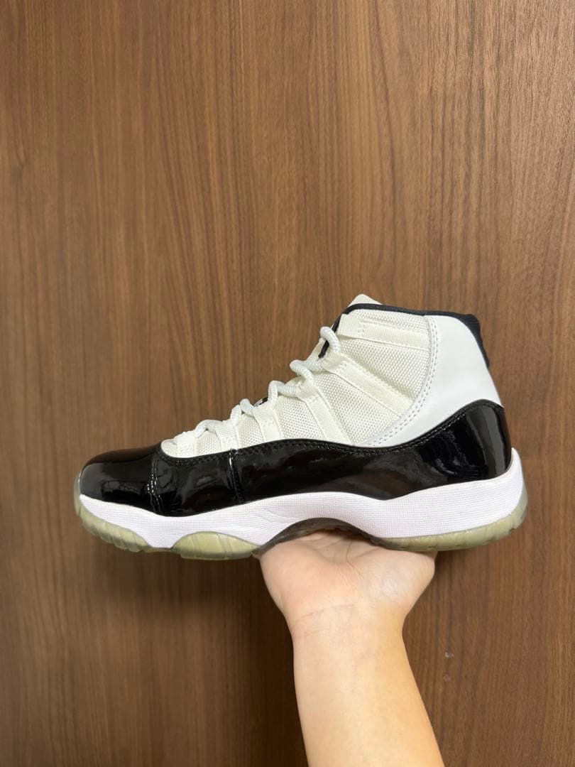 ナイキ エアジョーダン11 レトロ / ホワイト ブラック 26.5cm