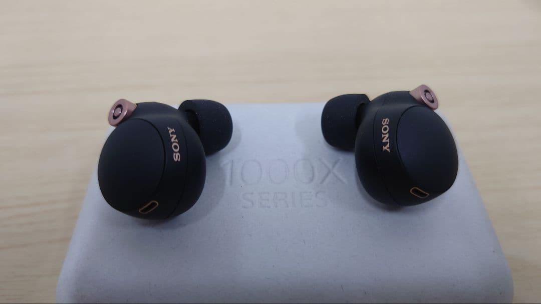 SONY WF-1000XM4ワイヤレスヘッドセット 黒（ジャンク）