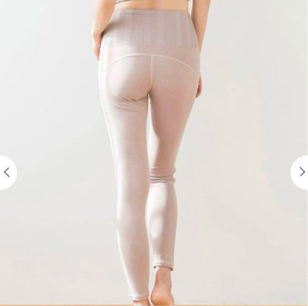 SUKALA エンボスレギンス モカ Lサイズ