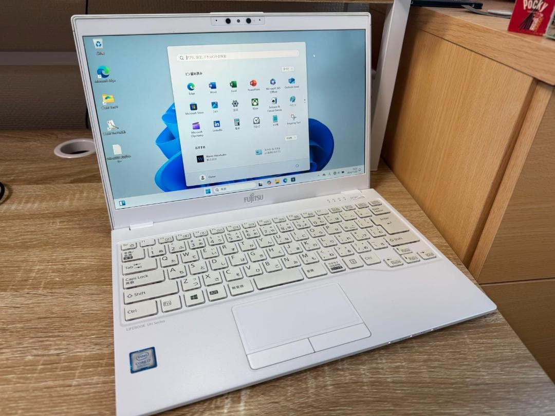美品 Fujitsu 第8世代i7 8GB SSD256GB　Office付き
