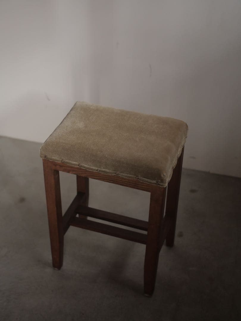 角スツール　張り替え済　スツール　椅子　古家具　古道具　アンティーク　昭和レトロ