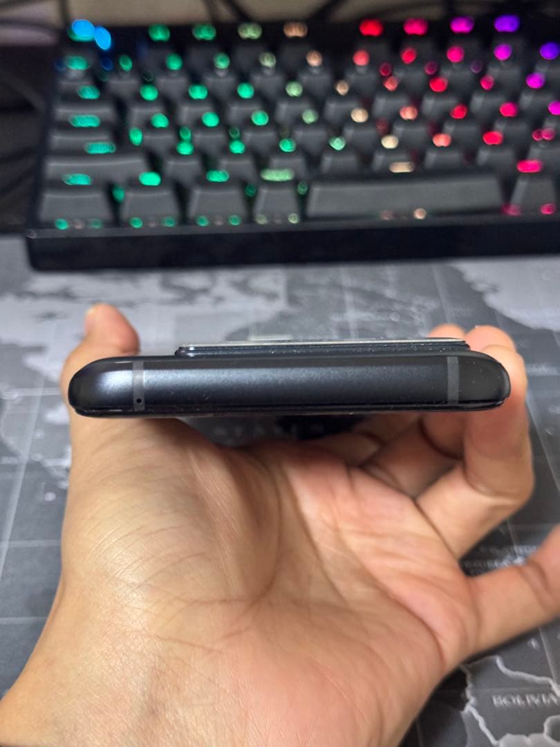 実品ASUS ROG Phone 6D 256GB 12GB RAM