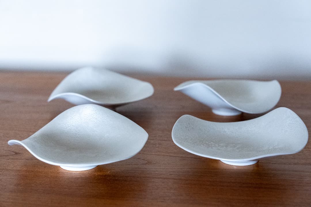 有田焼　吉右エ門窯「泡化粧 パール カービー鉢」4枚セット