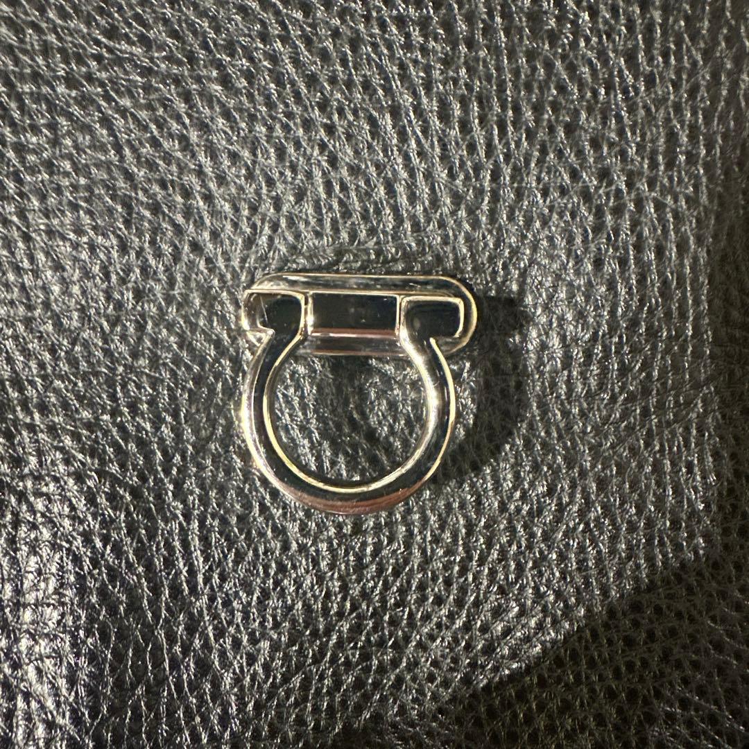 フェラガモ　ハンドバッグ（しま）