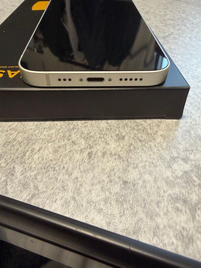 早い者勝ち！iPhone 13 256GB SIMフリー スターライト本体