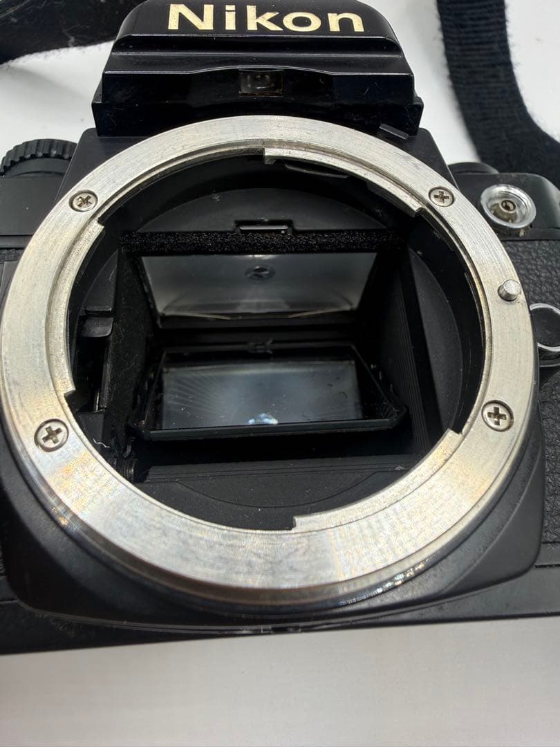 Nikon FM2 ブラック + Zoom-Nikkor 28-85mm セット