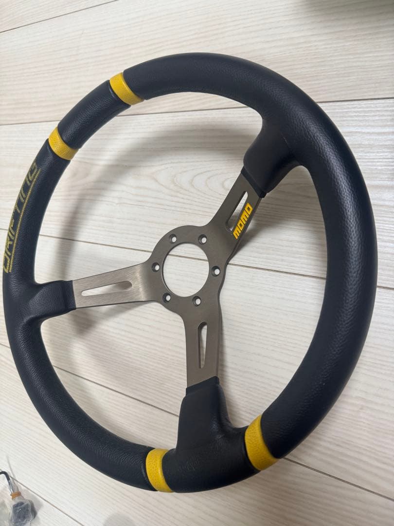 momo ドリフティング　ハンドル　35パイ