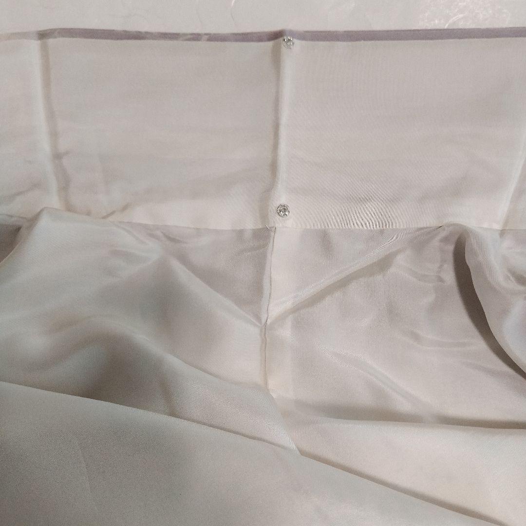 訪問着 花柄薄いホワイトベージュ 袖、裾薄紫染め 白雪姫の様です