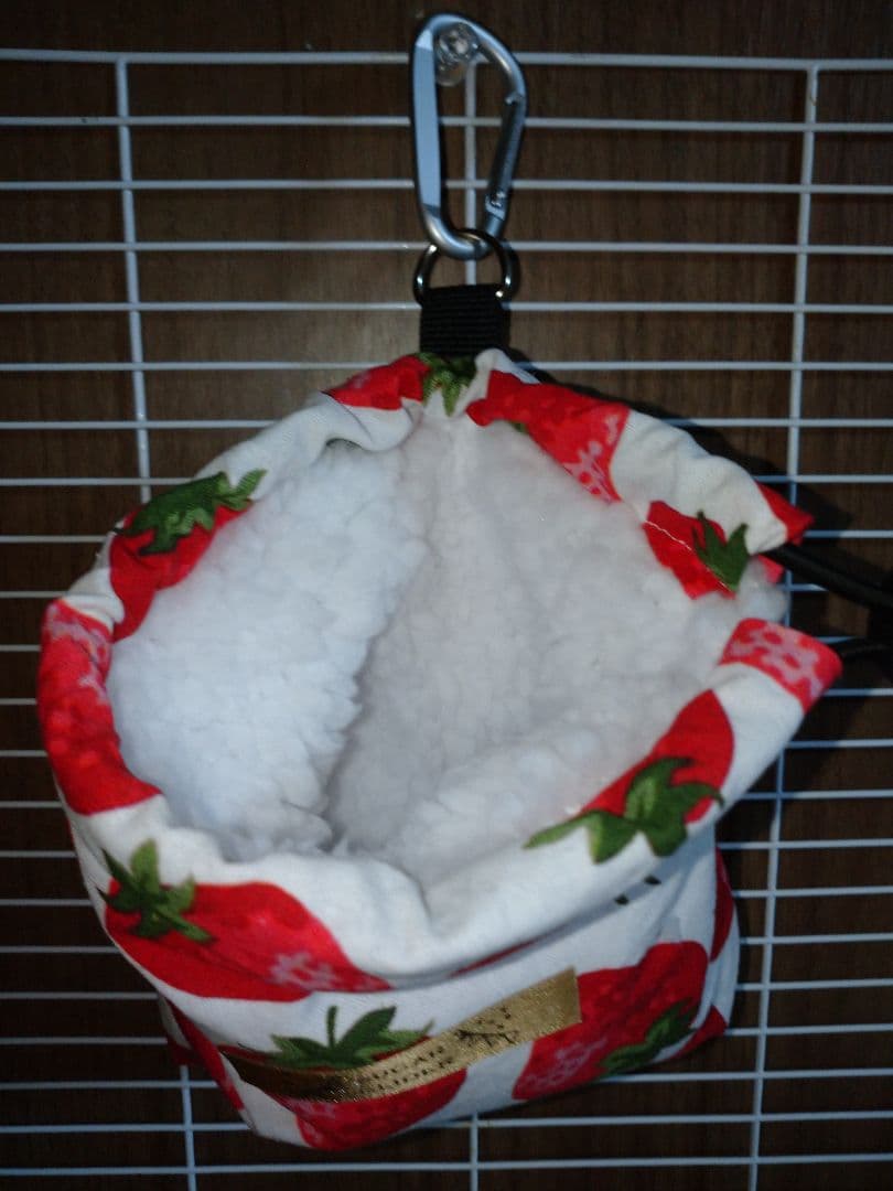 フクモモちゃん苺のなでなで巾着ポーチ