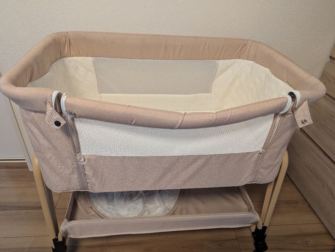 た*】様 メッシュカバー付きベビーベッド