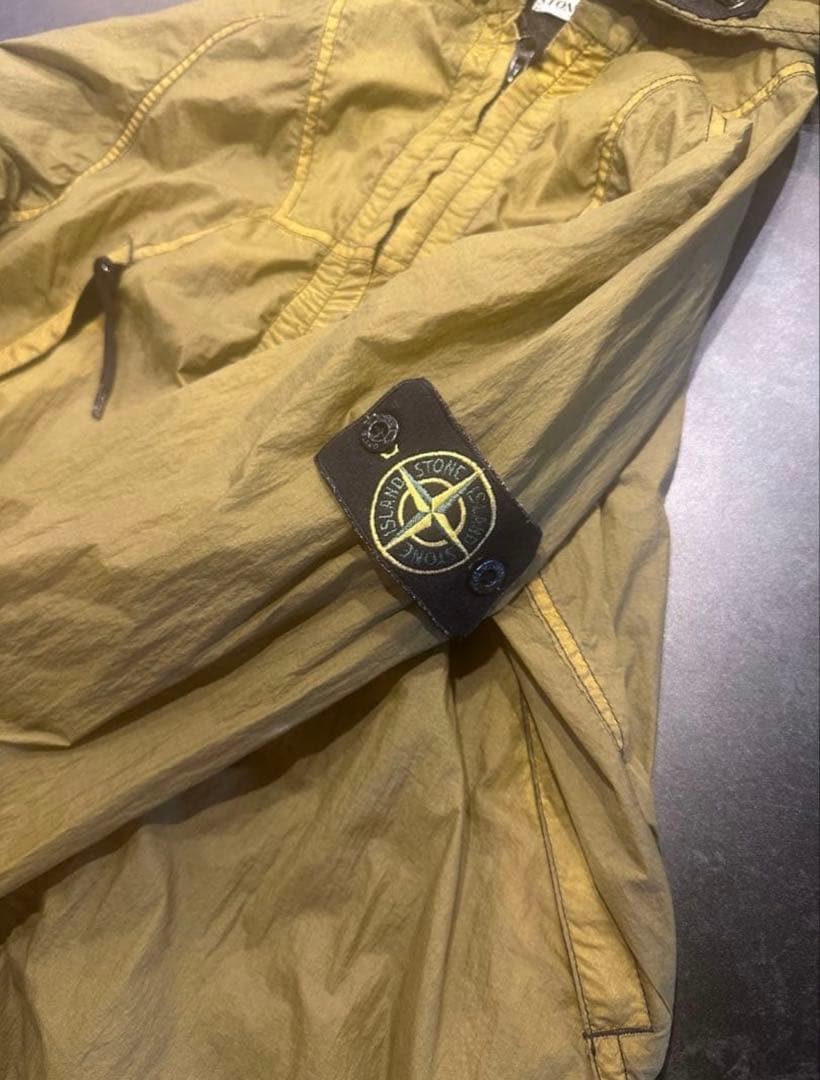 Stone  フード付きナイロンジャケット オリーブ