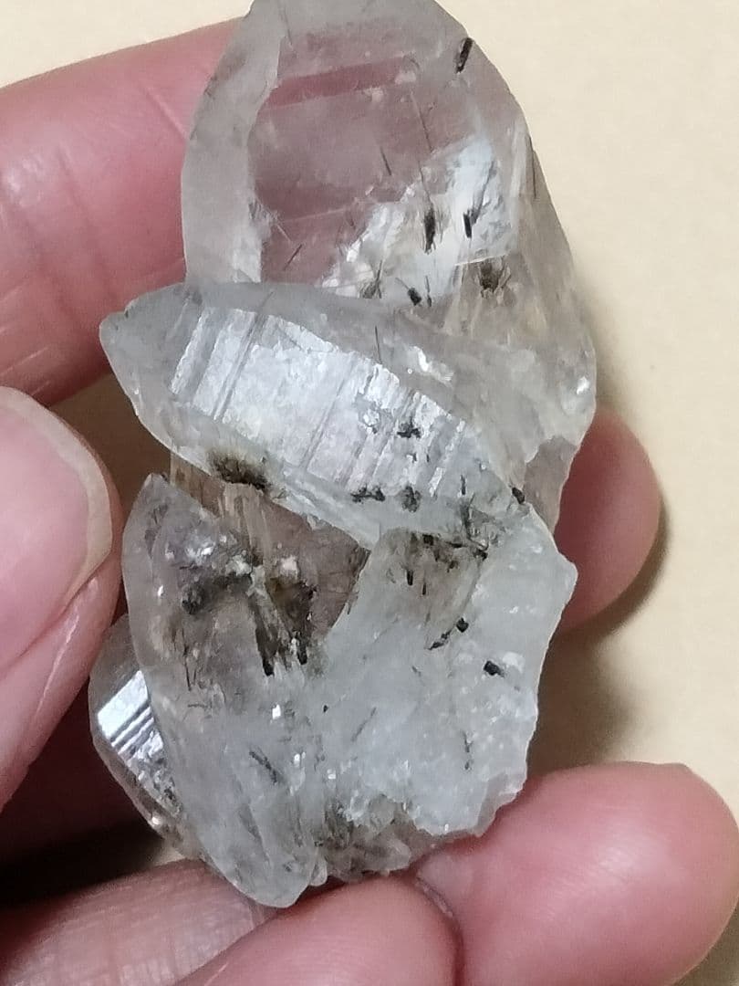 国産鉱物　山梨県　水晶クラスター　塩山竹森山　天然水晶　　トルマリン入り水晶99