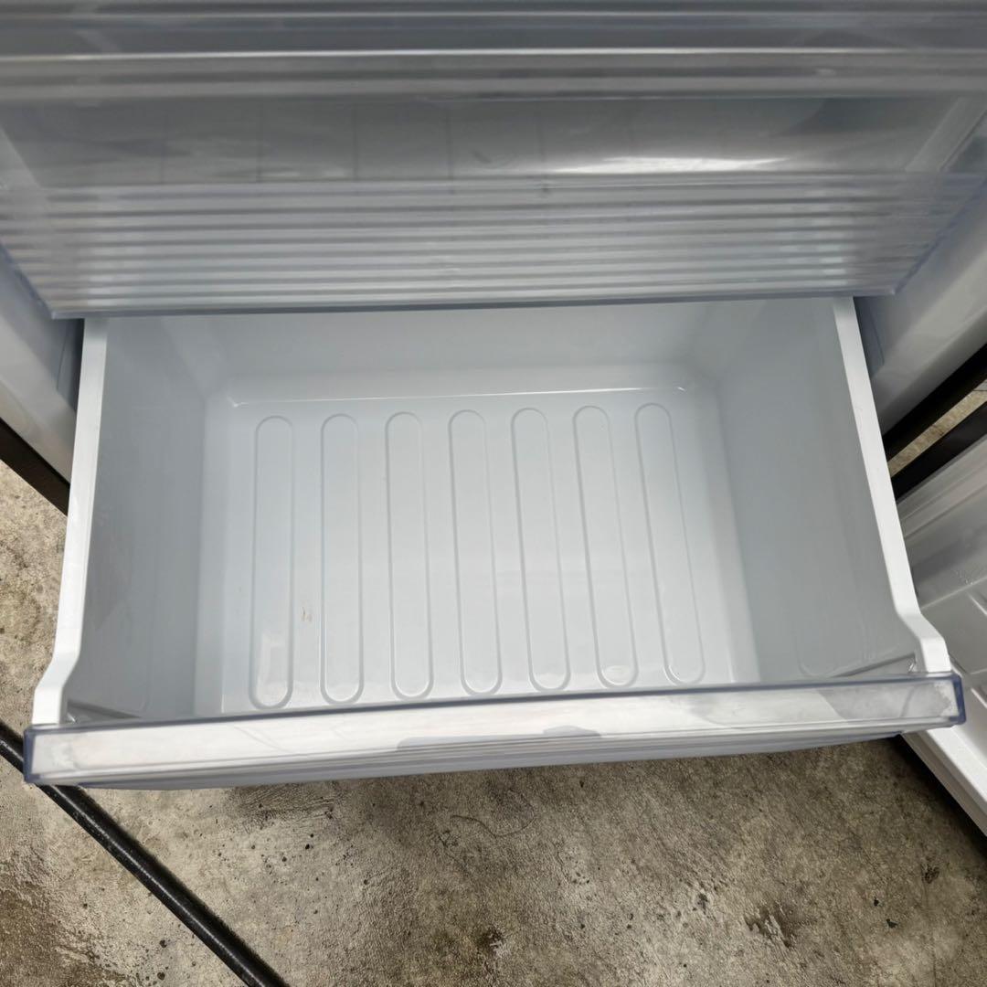 84⭐️2022年製美品★シャープ　冷蔵庫　ブラウン　大型　2ドア　280L