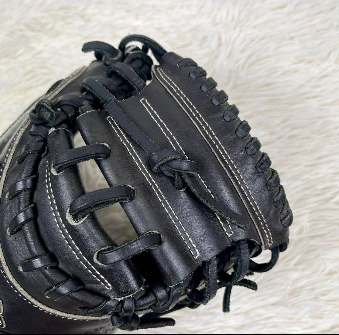 アンダーアーマー キャッチャーミット 軟式 ブラック × ゴールド