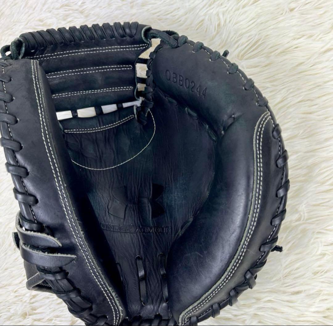 アンダーアーマー キャッチャーミット 軟式 ブラック × ゴールド
