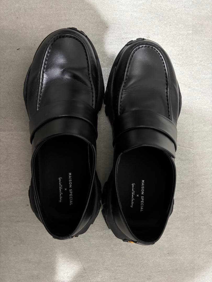 ブラックレザー ローファー Vibramソール