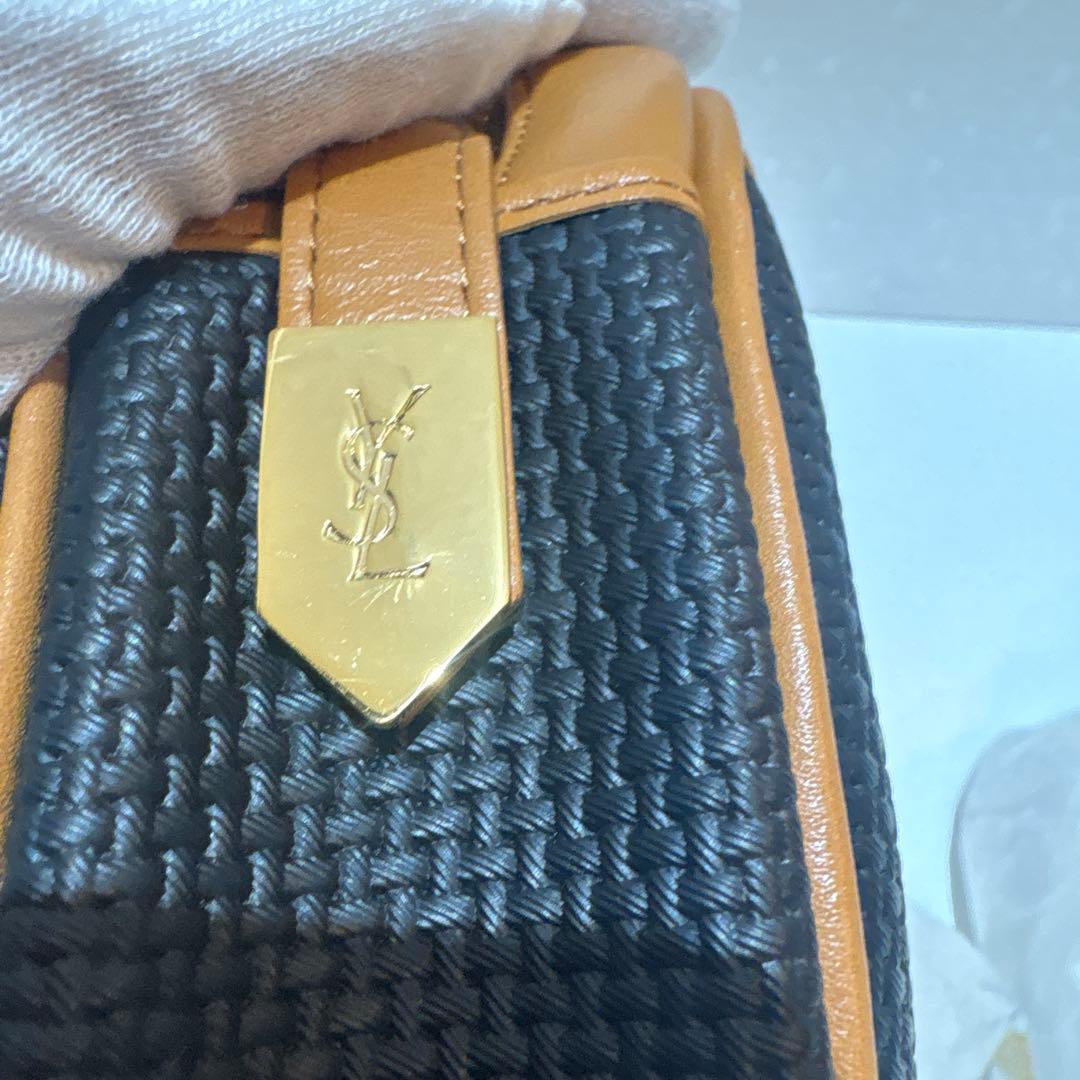 美品イヴサンローラン レザー ショルダーバッグ