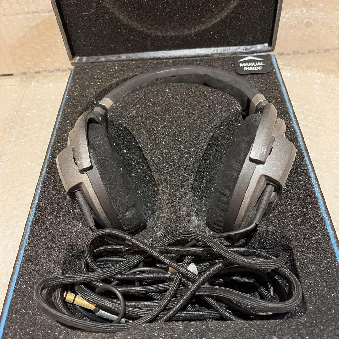 SENNHEISER HD 700 ゼンハイザー　クッションケース入り