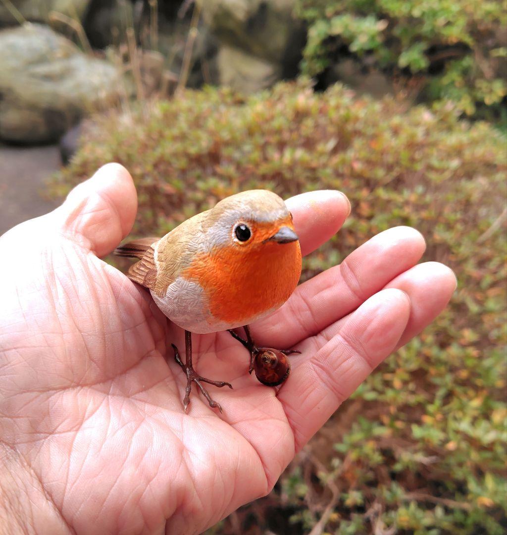 小さなバードカービング ヨーロッパコマドリ (ロビン) 野鳥 小鳥 木彫り