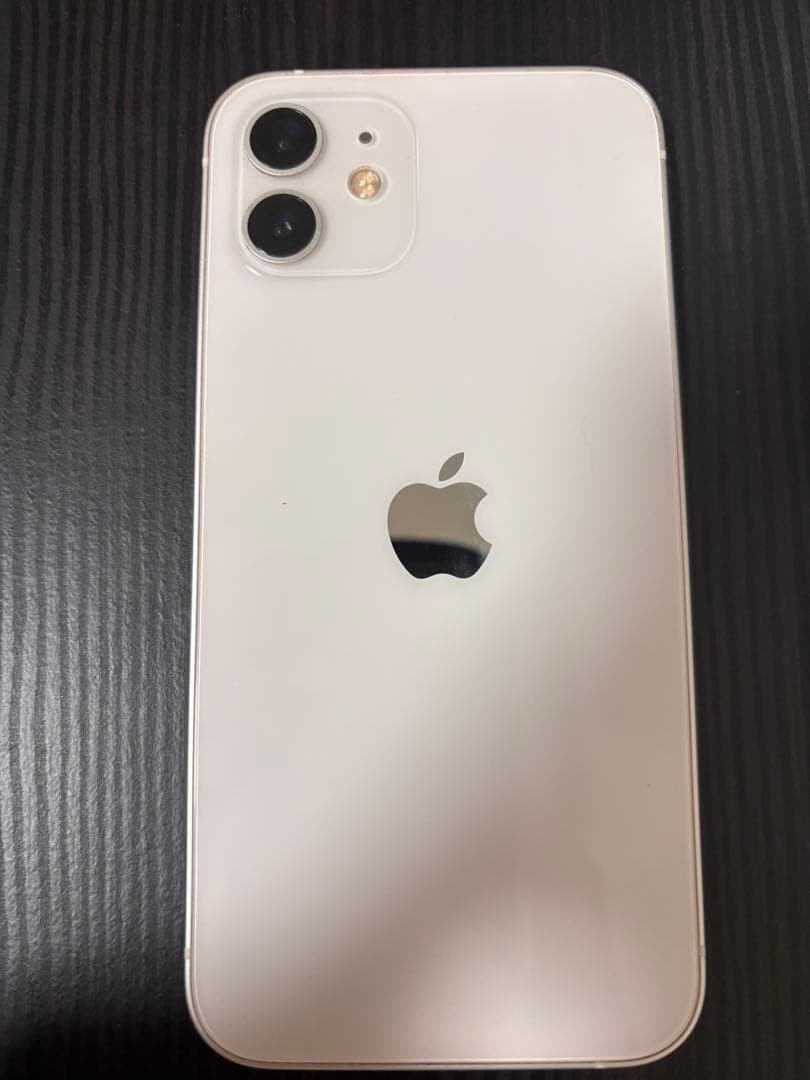 Apple iPhone 12 本体 ホワイト　SIMフリー