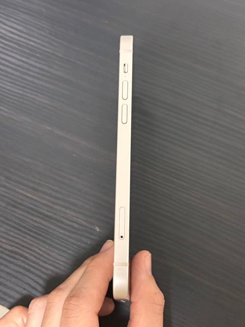 Apple iPhone 12 本体 ホワイト　SIMフリー