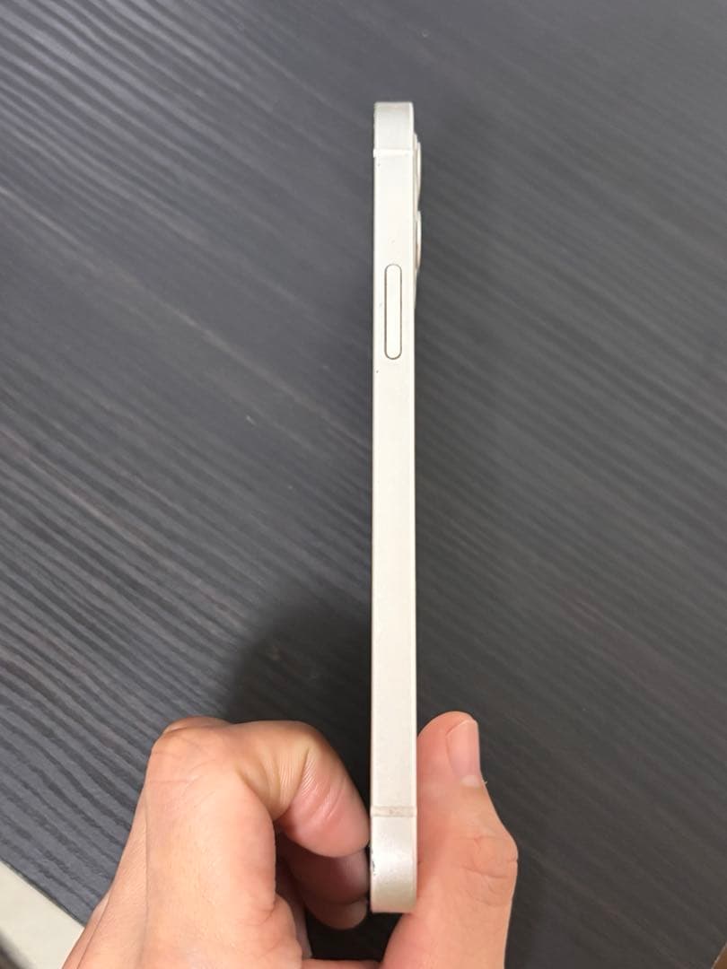 Apple iPhone 12 本体 ホワイト　SIMフリー