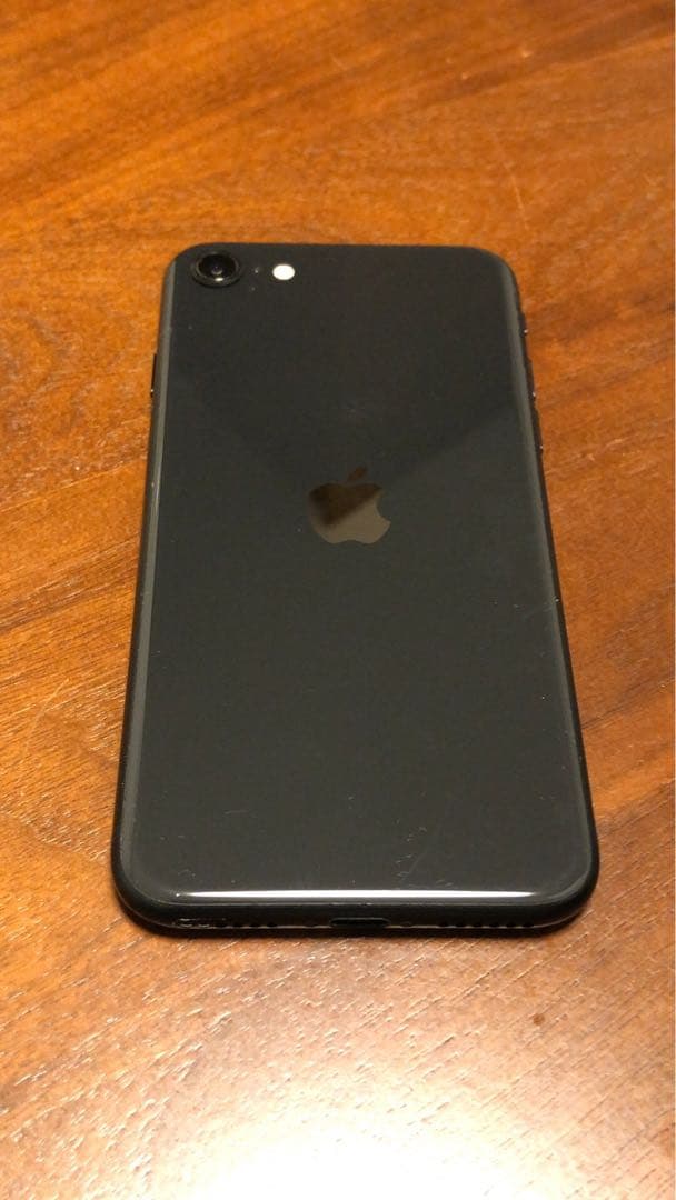 iPhone SE 第2世代　ブラック　64GB SIMフリー　iOS17.4