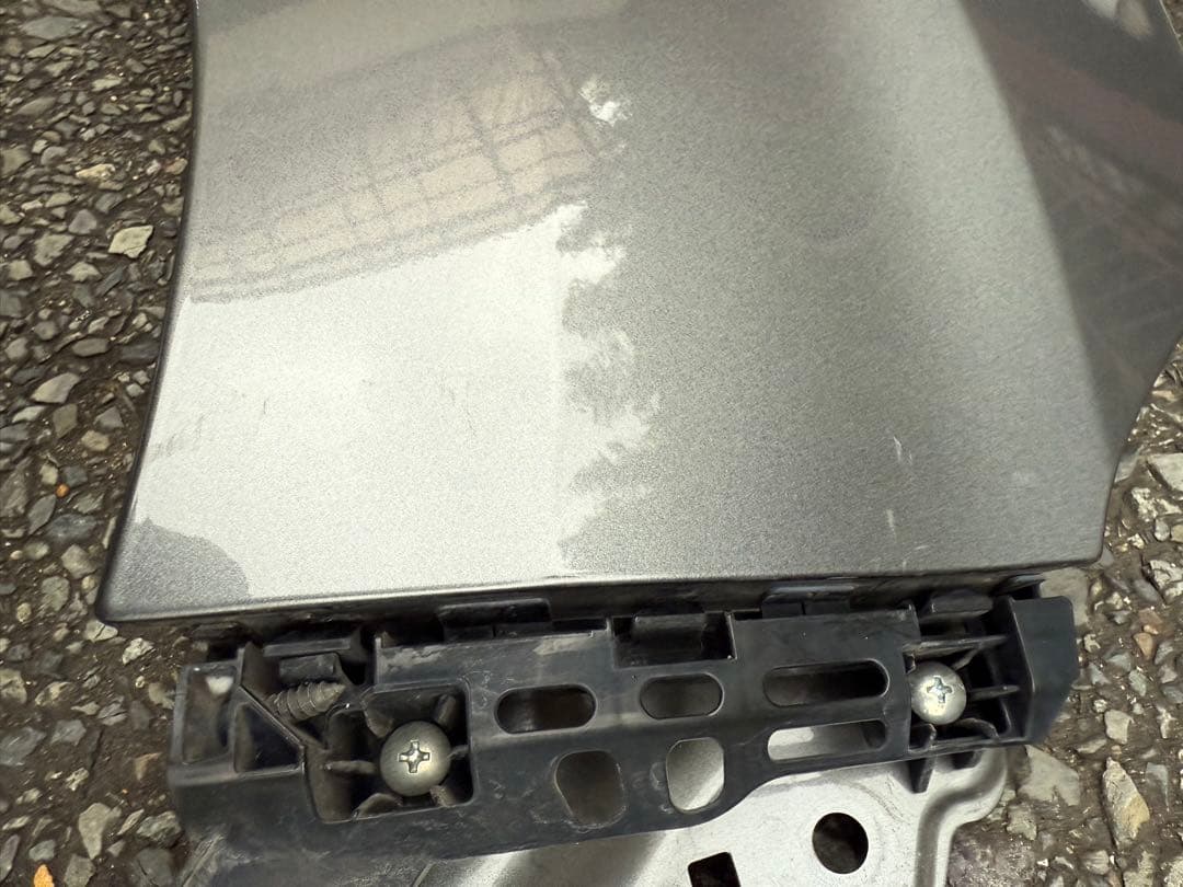 NWGN 右フロントフェンダー グレー 取り付けブラケット付き