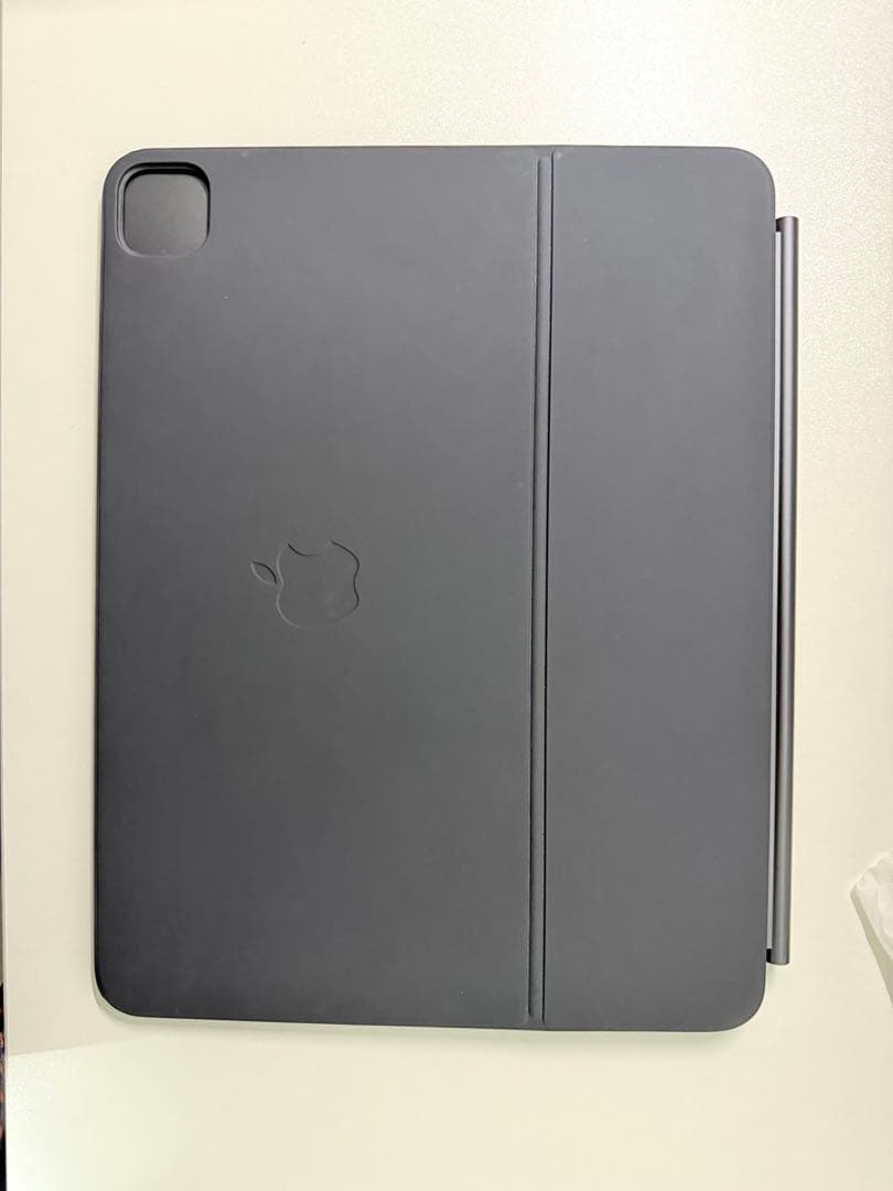 Magic Keyboard iPad 13インチ　M4.M5 Apple