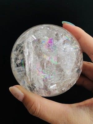 72mm！！幸せを呼ぶ♡虹入り水晶丸玉