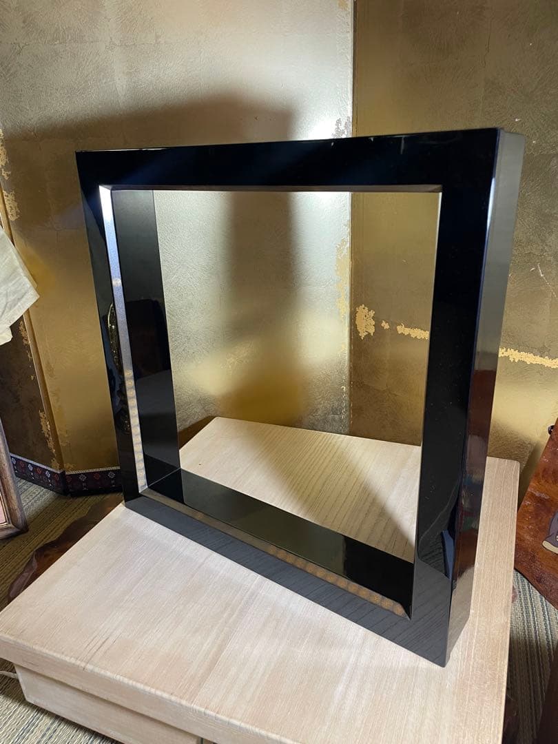 輪島塗　炉縁　目代宗芳作　 押面銀唐松　共箱　木製真塗 共箱　 未使用　茶道具