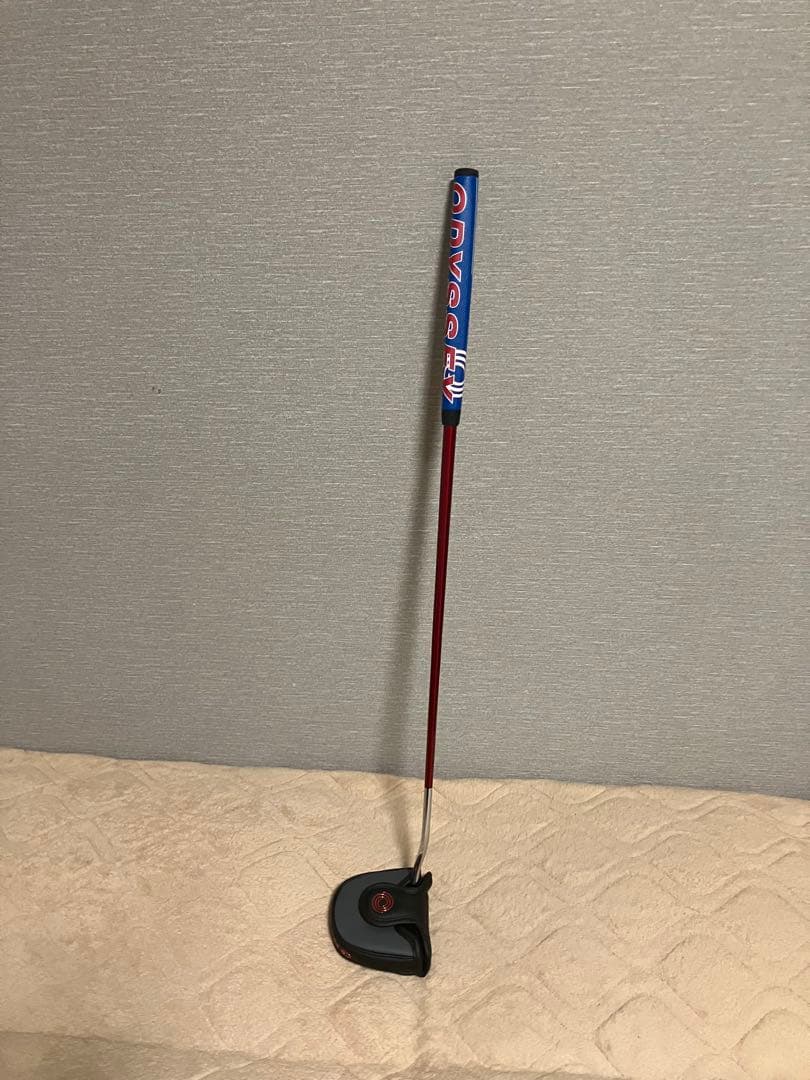 「赤い色」Odyssey TRI-HOT#7ネオマレットパター